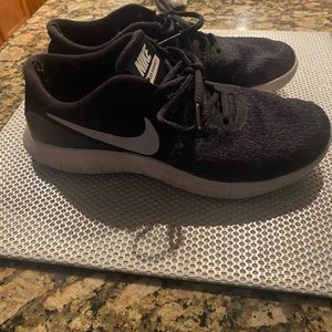 Womens NIKE Flex Contact running shoes